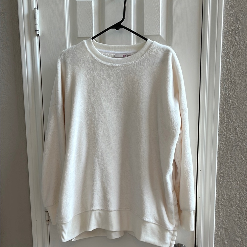 SO Women's Junior's Cream Fuzzy Faux Fur Sweatshirt Side Slits Size Large